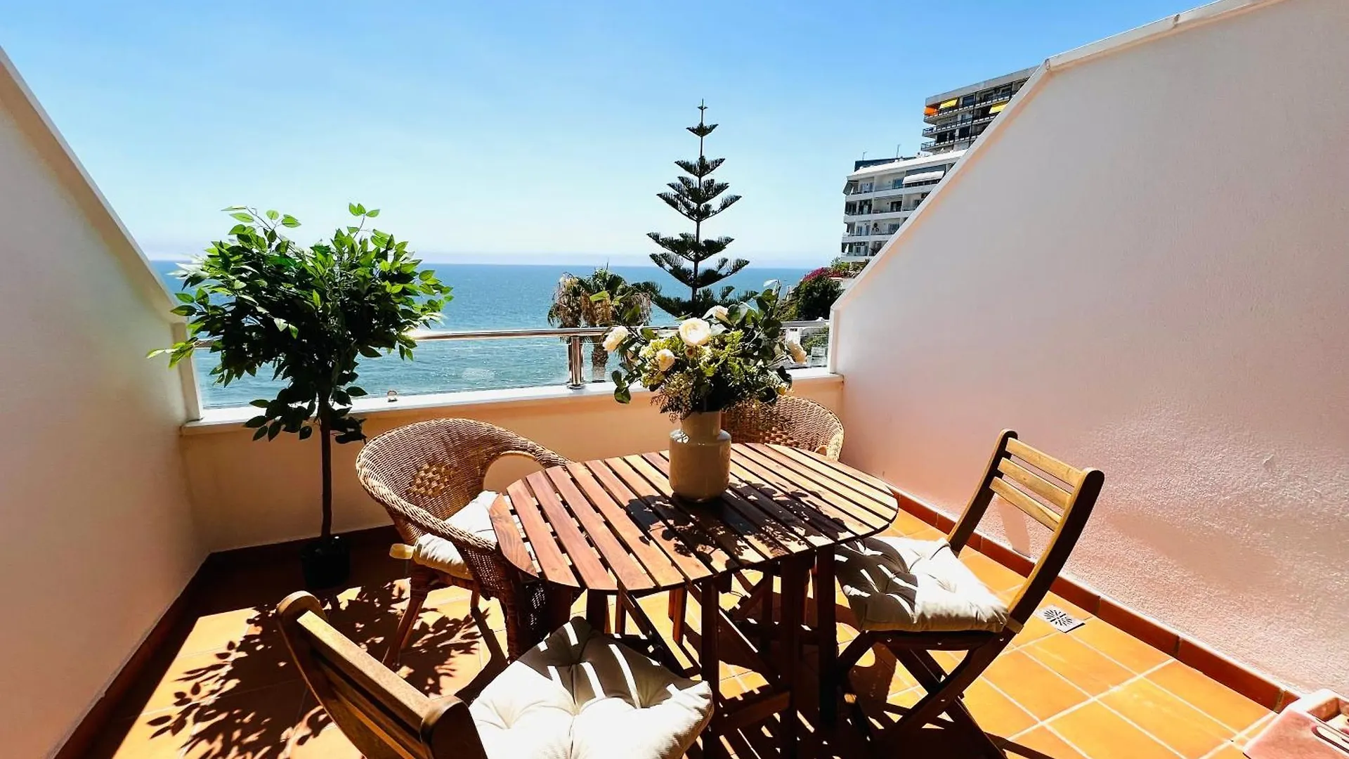 La Roca Torremolinos Frente Al Mar Appartement